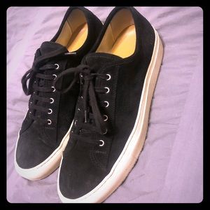 Common project sneakers
